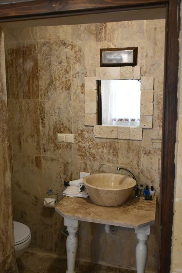 Glamada Cave Bed & Breakfast อูร์กุบ ภายนอก รูปภาพ